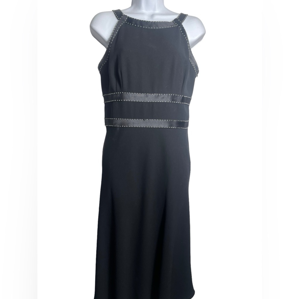 Ann Taylor dress size 6 long black dress with beaded embellishments 🖤
